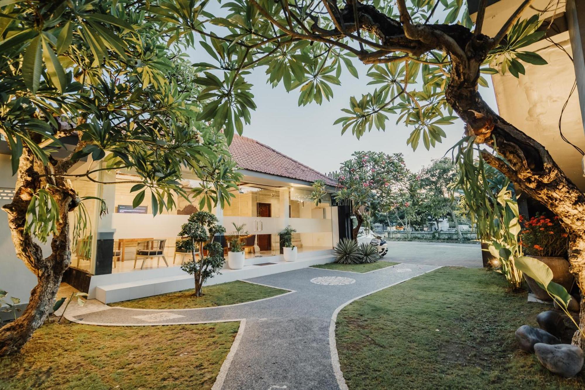 You Suite Seminyak Легиан Экстерьер фото